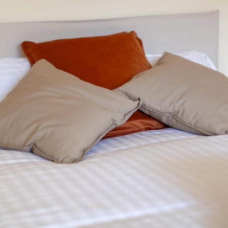 Lovely Studio Flat In Wimbledon W/ Free Parking Londýn Exteriér fotografie