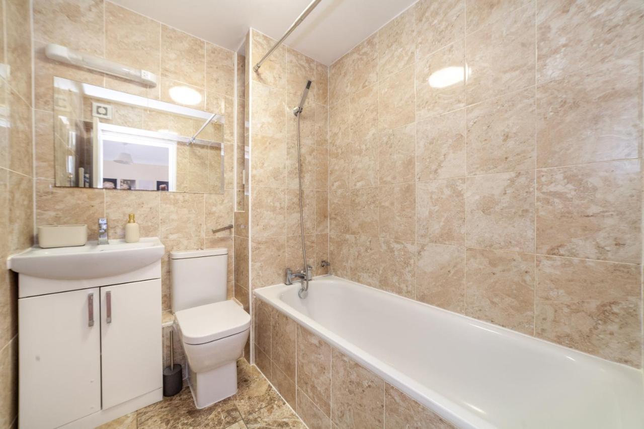 Lovely Studio Flat In Wimbledon W/ Free Parking Londýn Exteriér fotografie