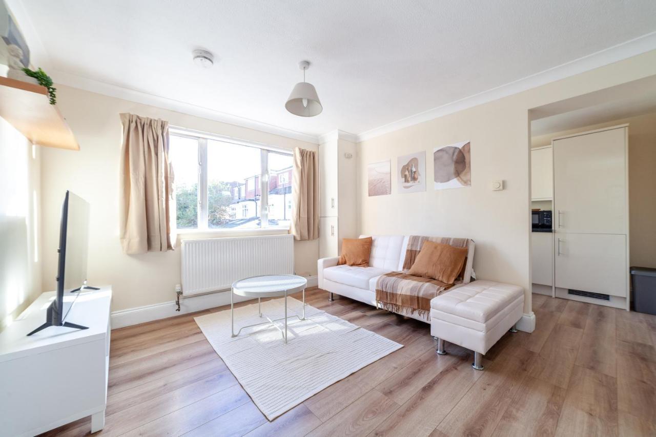 Lovely Studio Flat In Wimbledon W/ Free Parking Londýn Exteriér fotografie