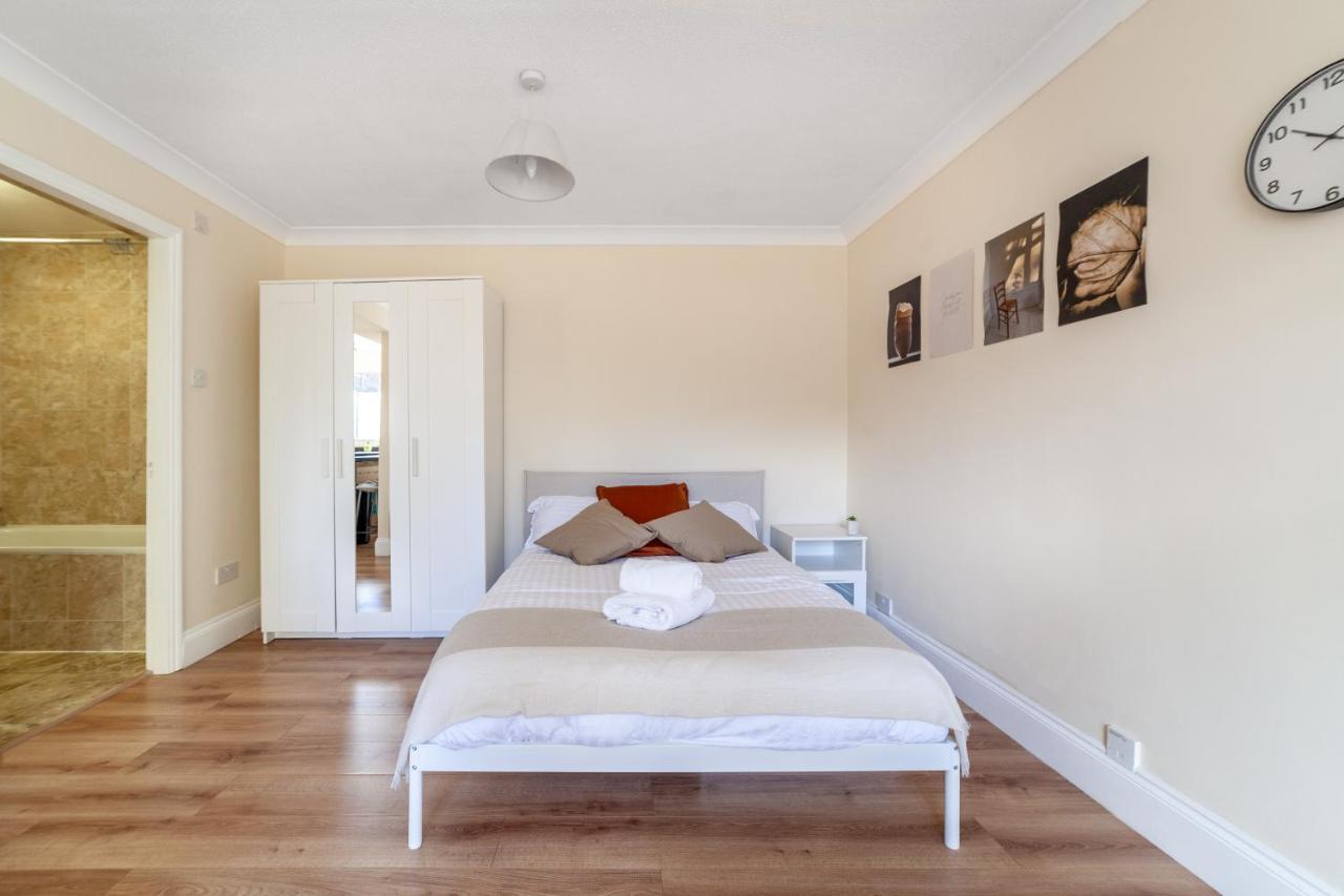 Lovely Studio Flat In Wimbledon W/ Free Parking Londýn Exteriér fotografie