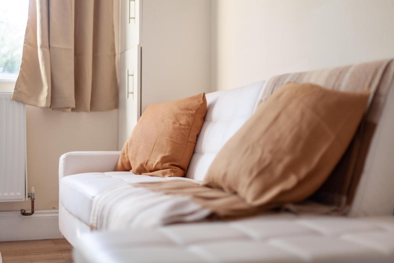 Lovely Studio Flat In Wimbledon W/ Free Parking Londýn Exteriér fotografie